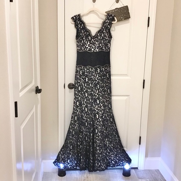 Tadashi Shoji Navy Contrast Waist Lace Gown Size 4, EUC - Picture 3 of 10